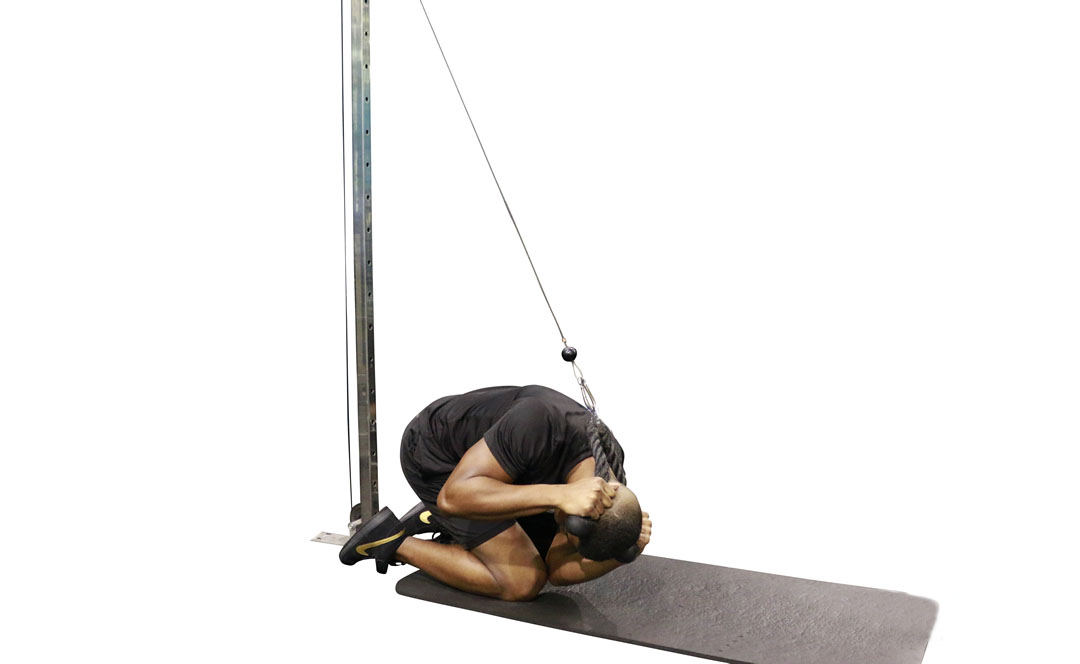 Cable Rotational Crunch Kneeling — demonstration 2