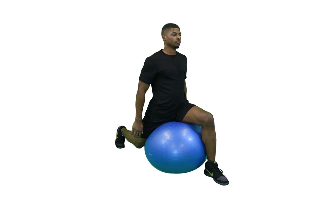 Stretching dei Flessori dell'Anca con Palla di Stabilità — dimostrazione 2