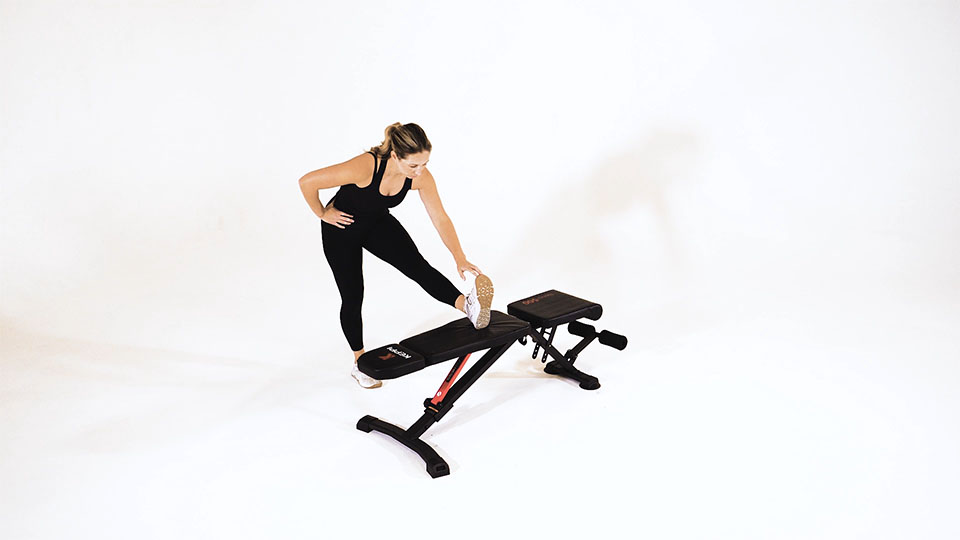 Stretching dei Polpacci alla Panca — dimostrazione 2